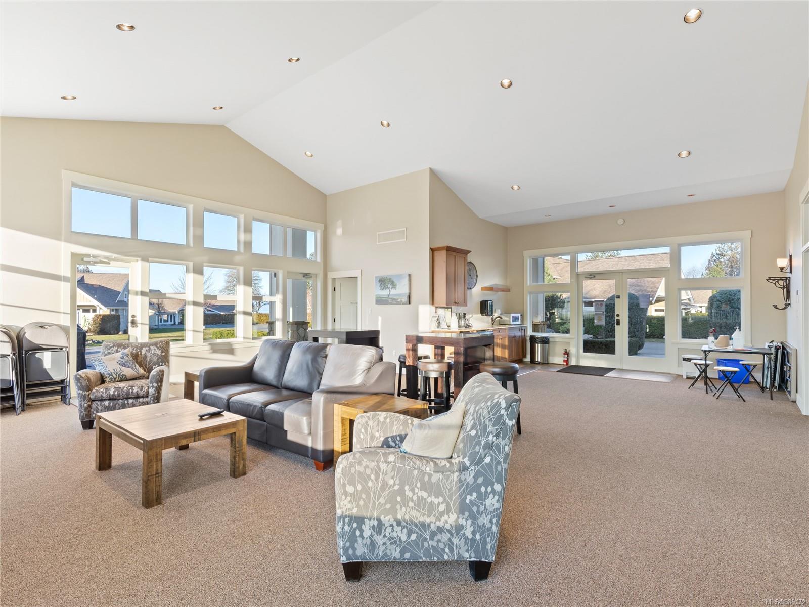 5251 Island Hwy # 9