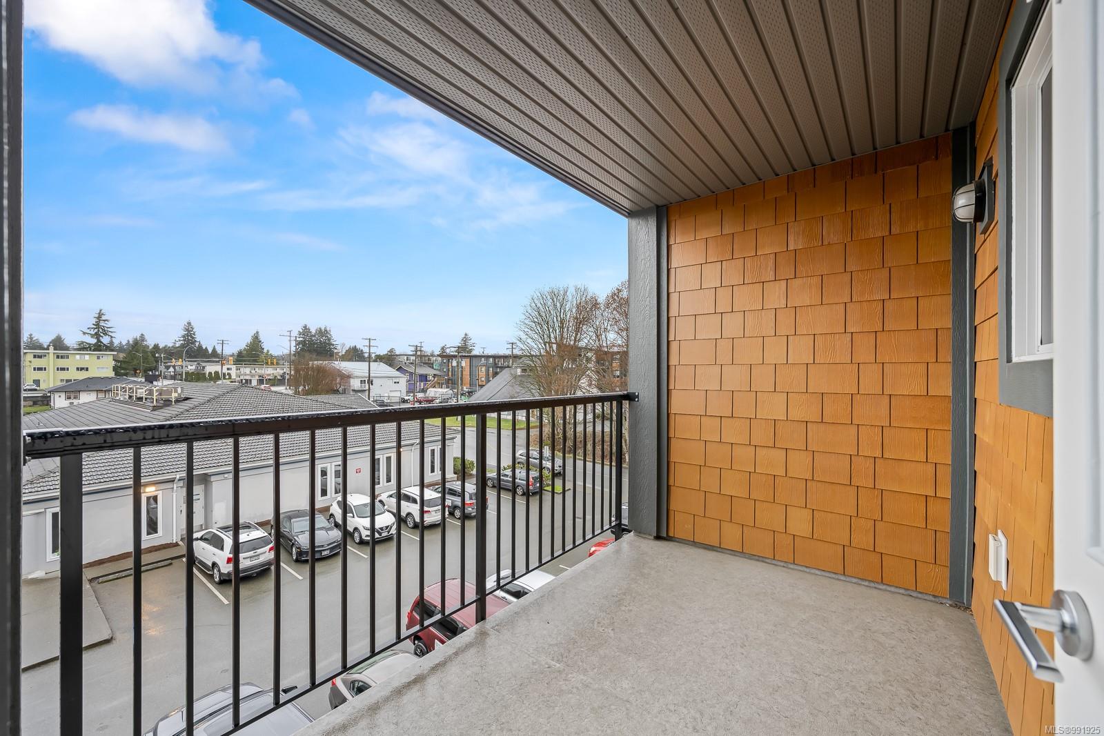 1944 Riverside Lane # 303