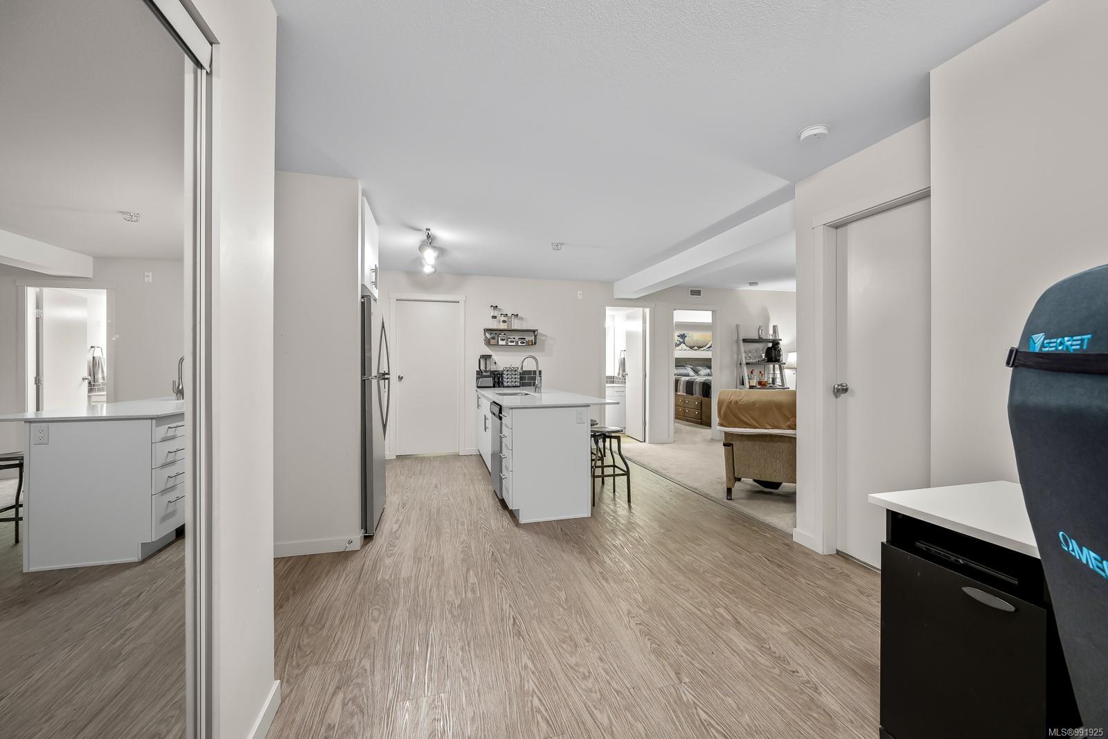 1944 Riverside Lane # 303