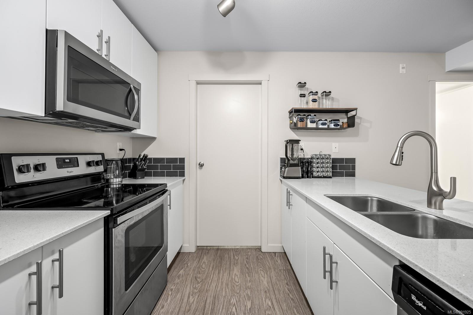 1944 Riverside Lane # 303