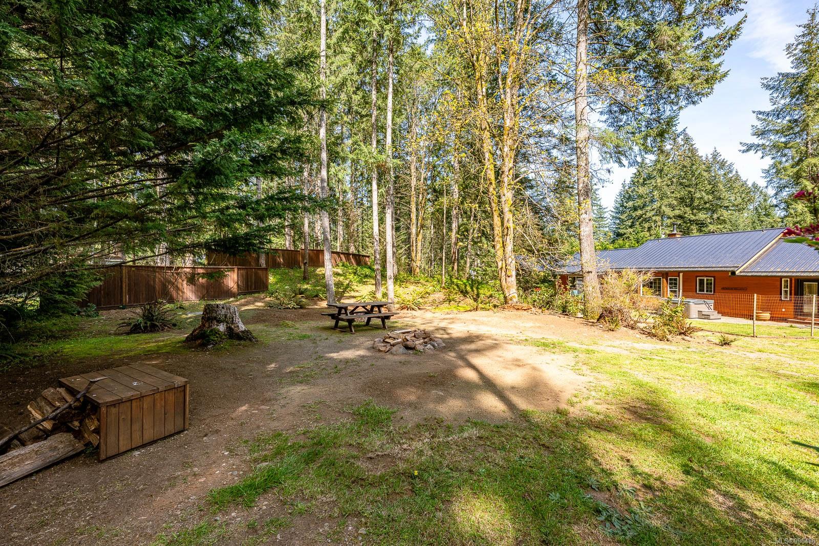 3689 James Cres, Black Creek