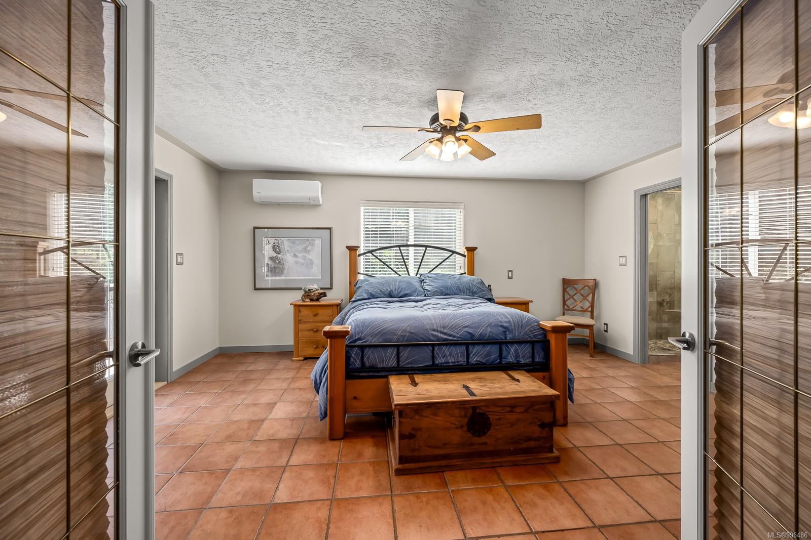 3689 James Cres, Black Creek