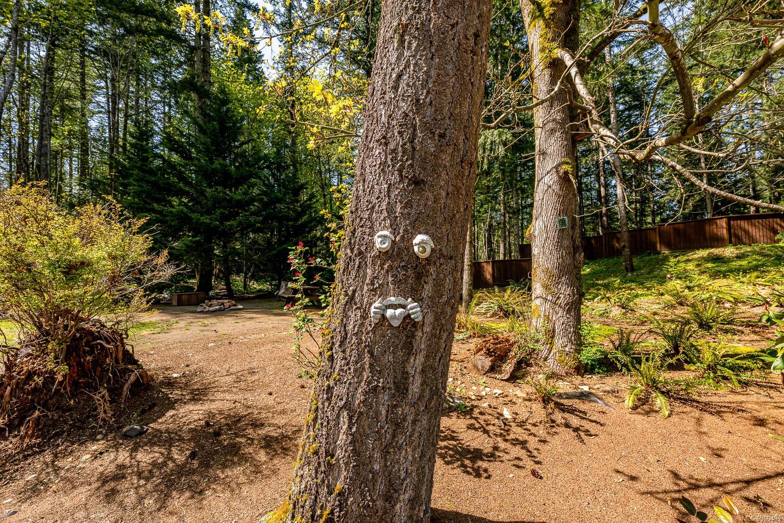 3689 James Cres, Black Creek