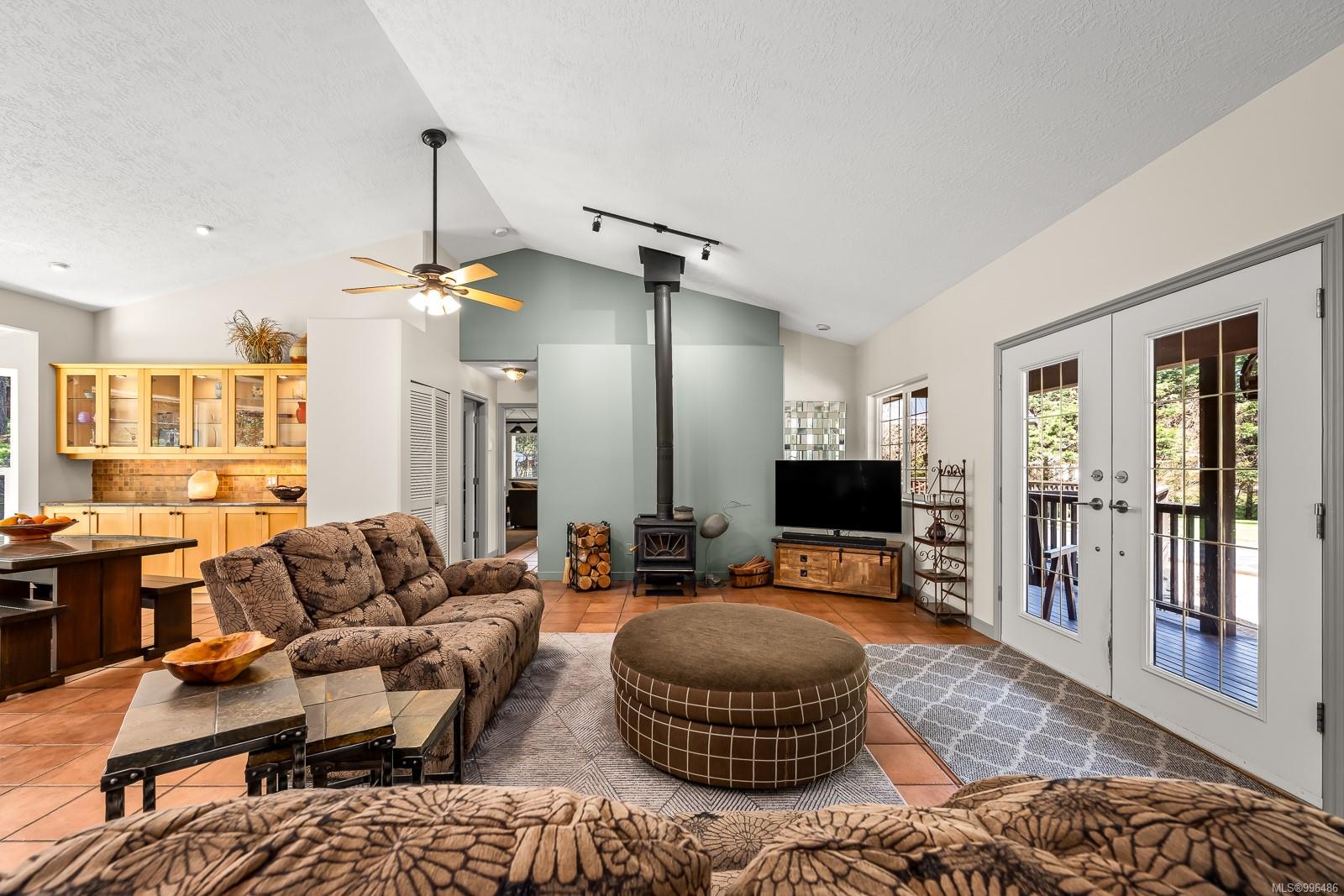 3689 James Cres, Black Creek