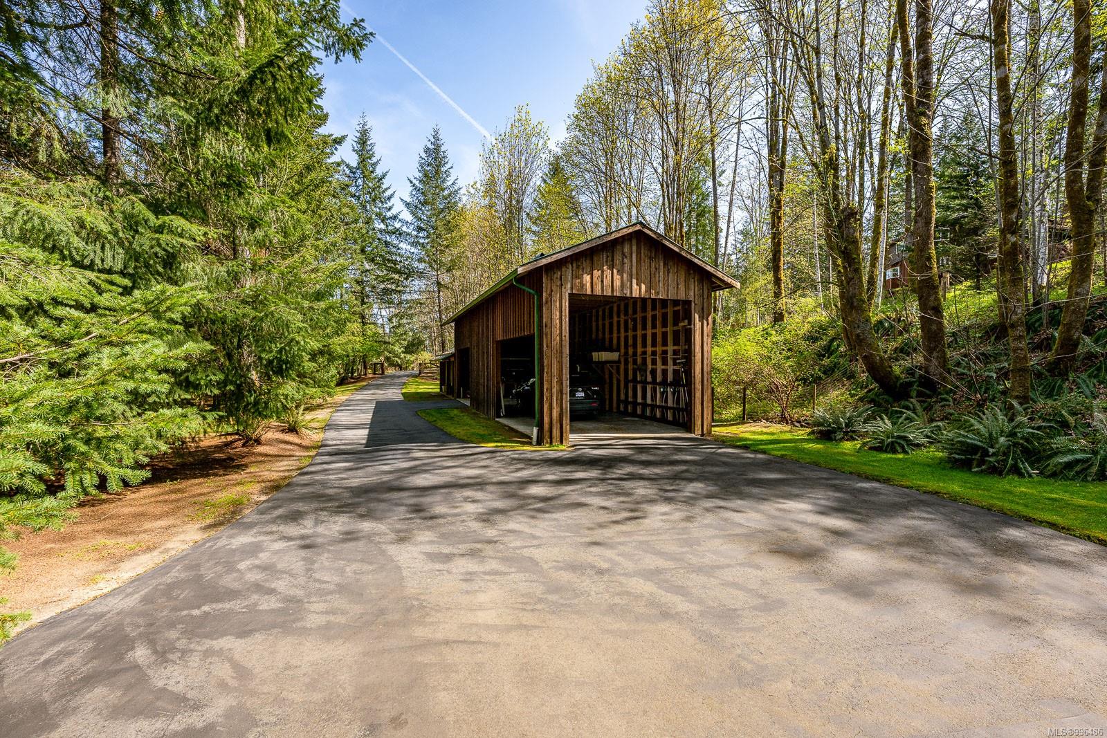 3689 James Cres, Black Creek