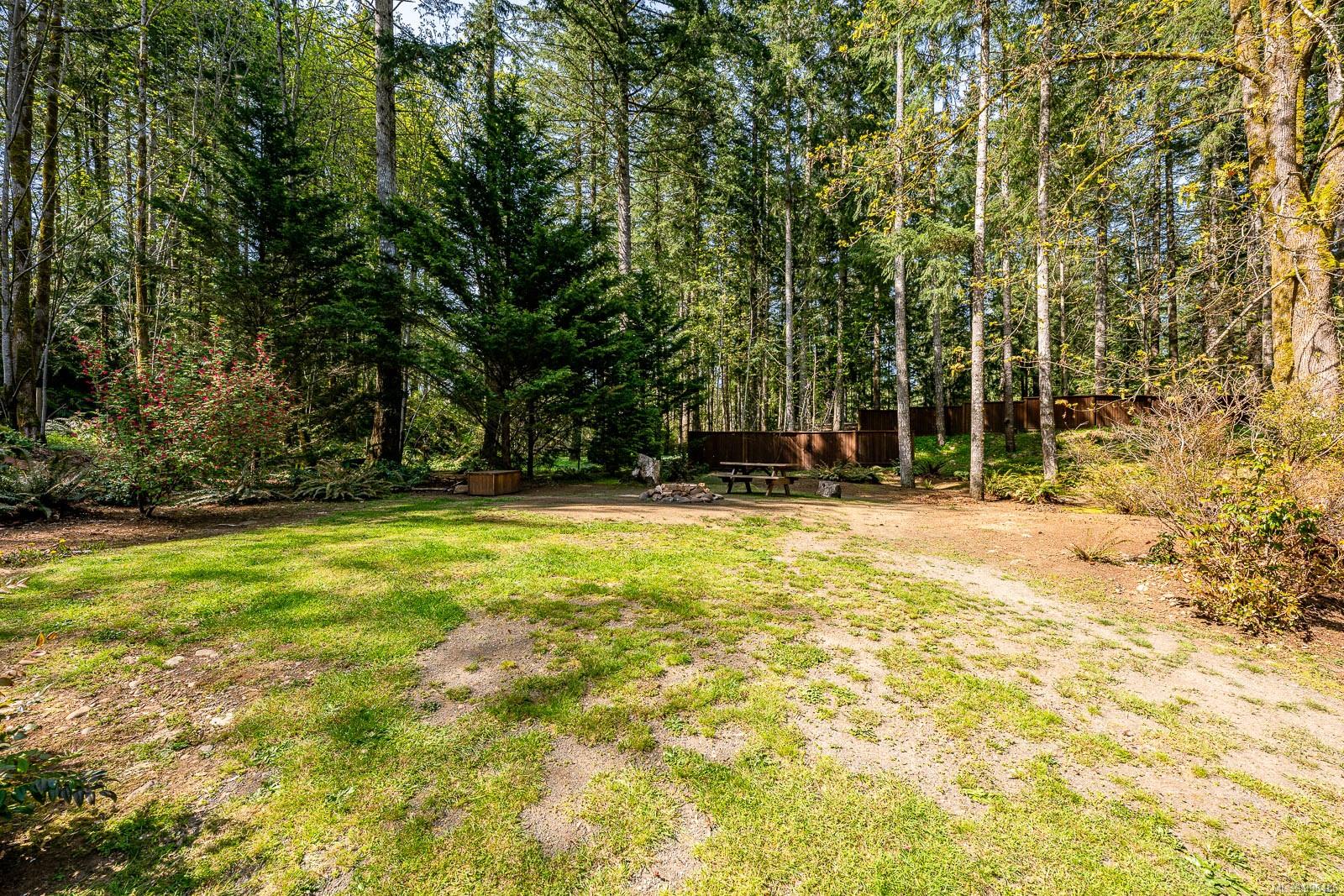 3689 James Cres, Black Creek