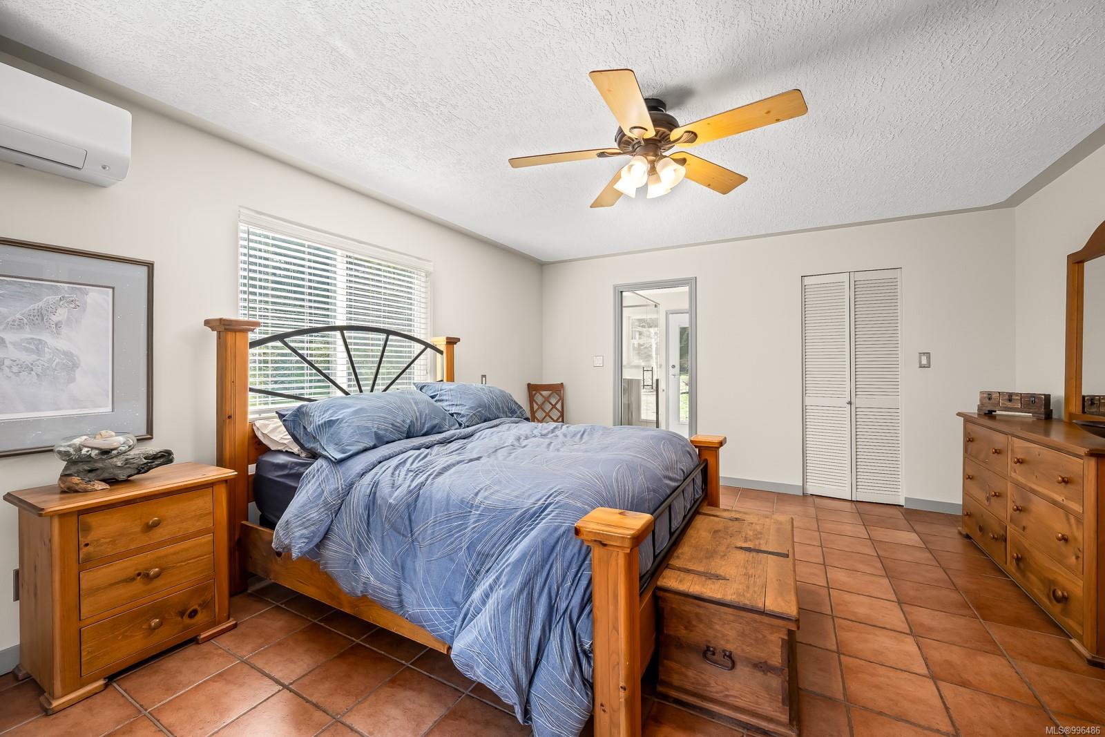 3689 James Cres, Black Creek