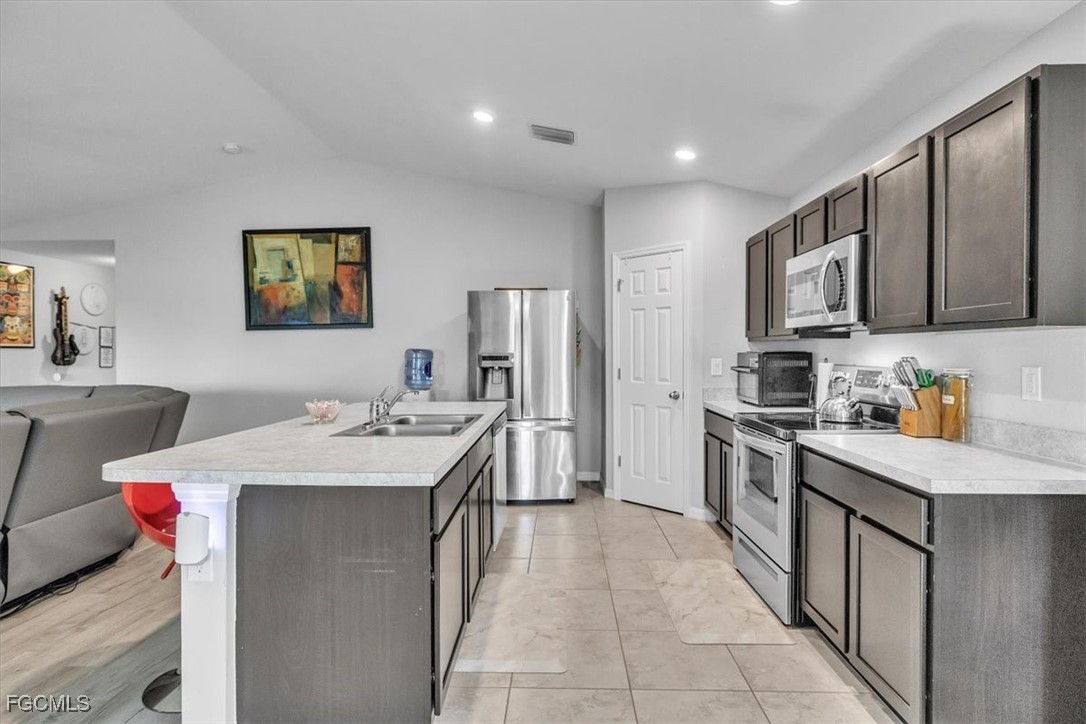 1718 NW 19th TER