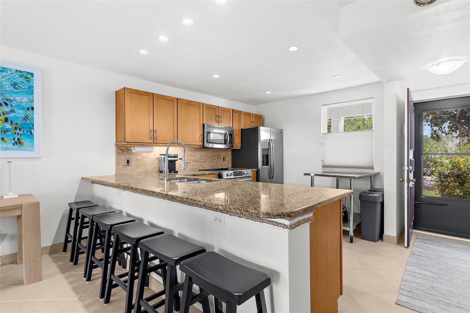 600 SUTTON PL #101B