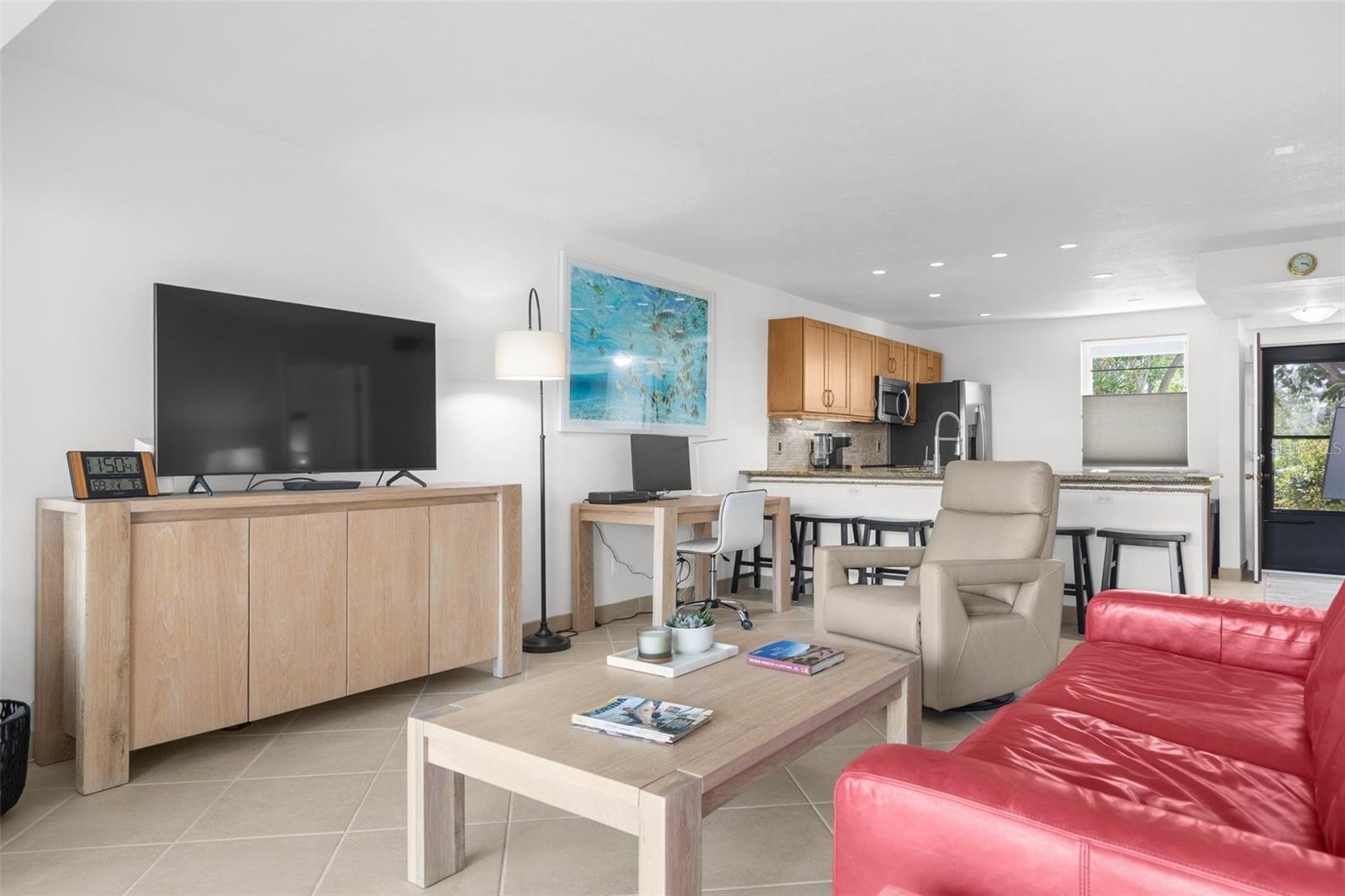 600 SUTTON PL #101B