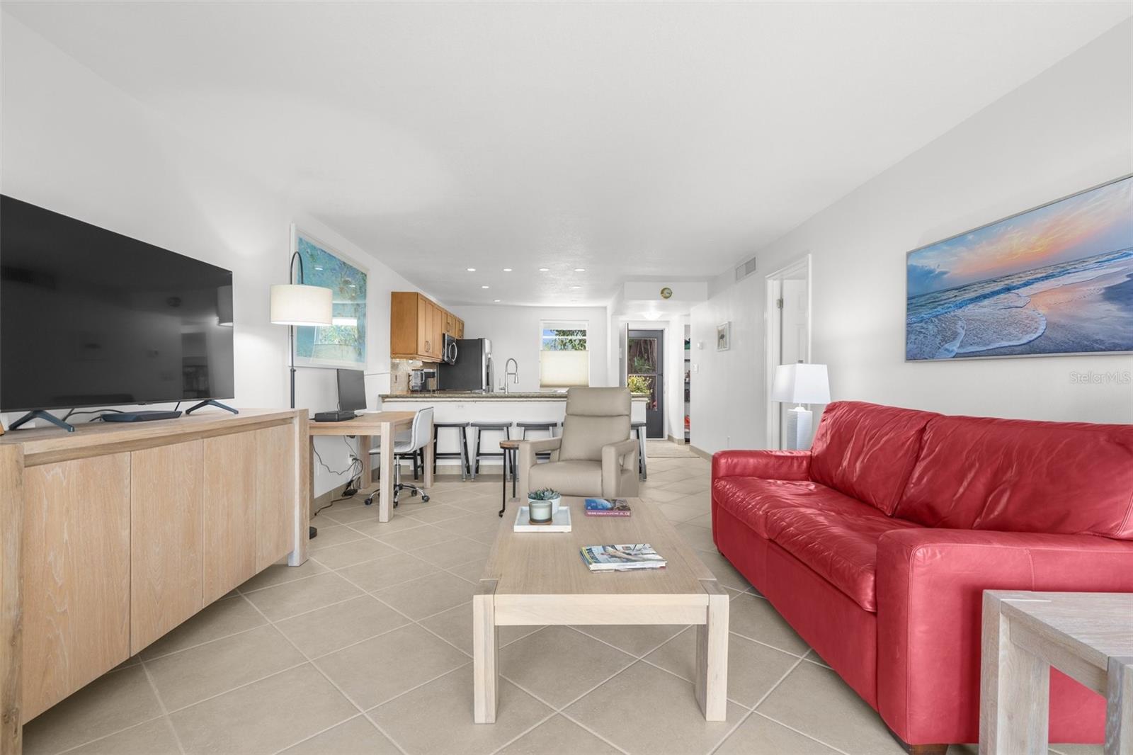600 SUTTON PL #101B