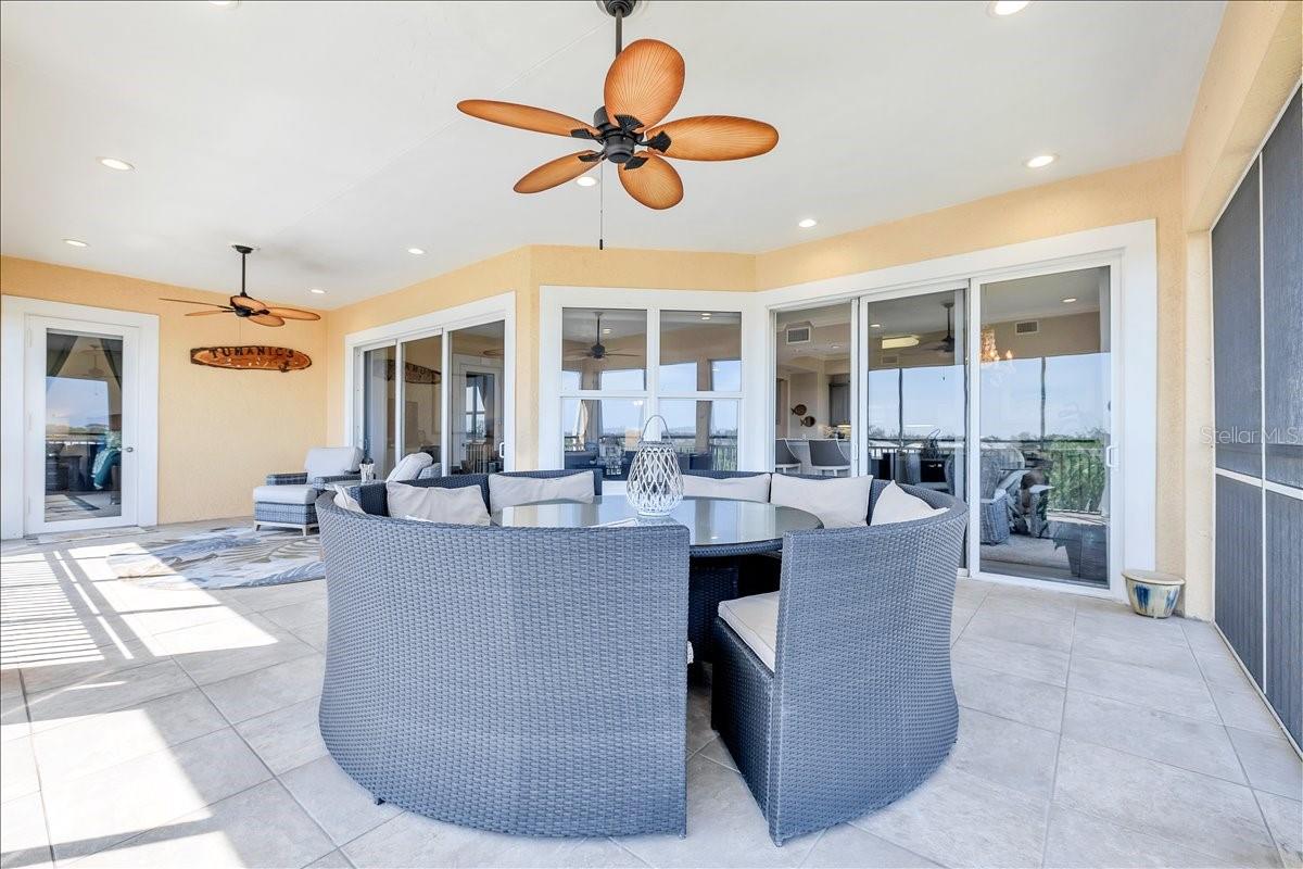8560 AMBERJACK CIR #301