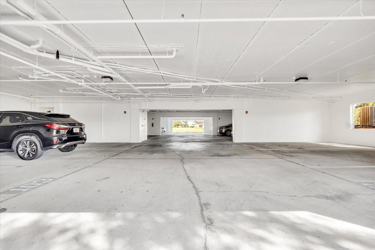 8560 AMBERJACK CIR #301