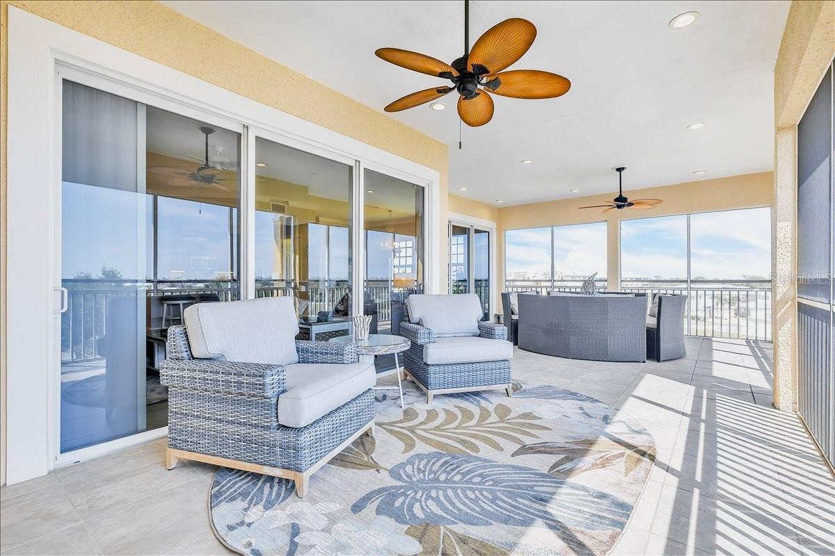 8560 AMBERJACK CIR #301