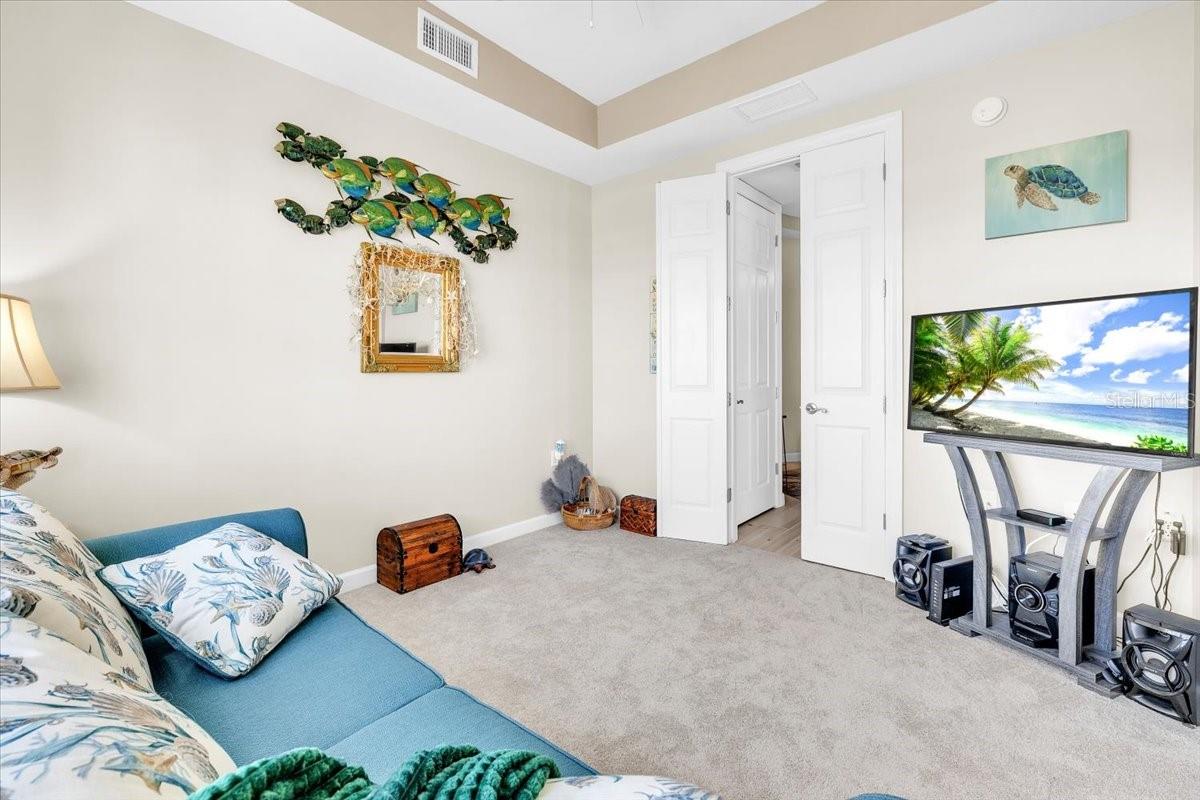 8560 AMBERJACK CIR #301