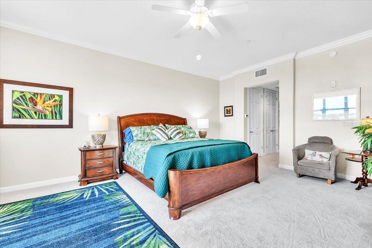 8560 AMBERJACK CIR #301