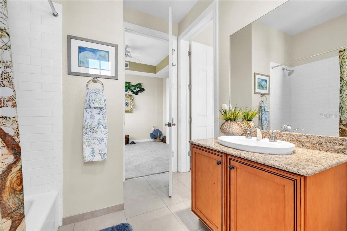 8560 AMBERJACK CIR #301