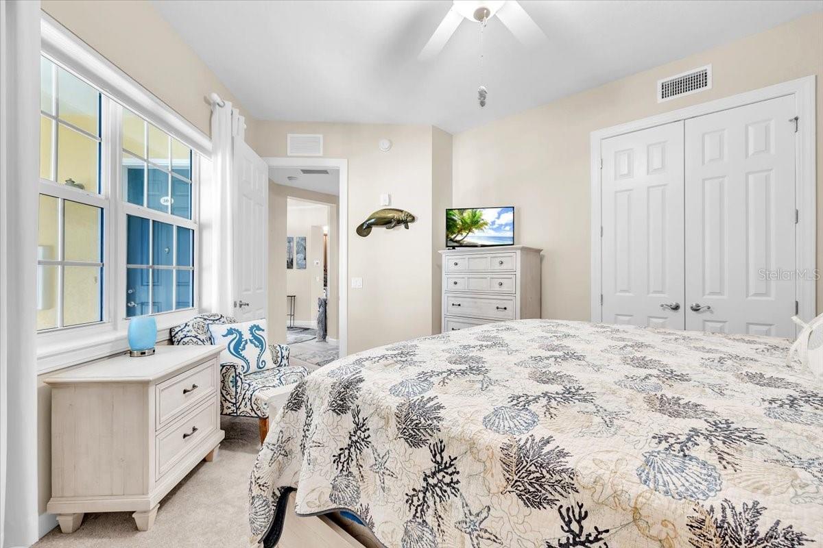 8560 AMBERJACK CIR #301