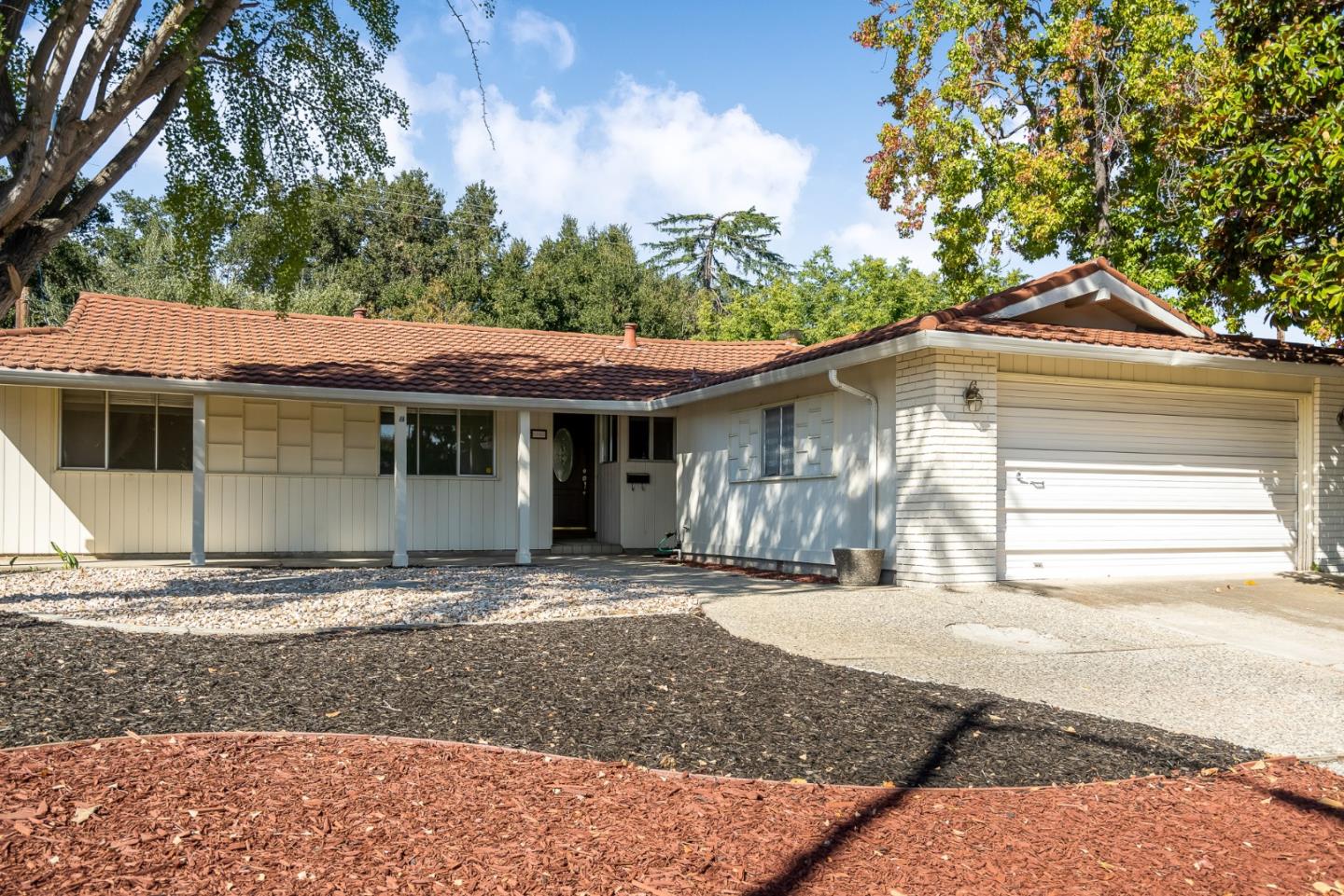 5163 Elmwood DR