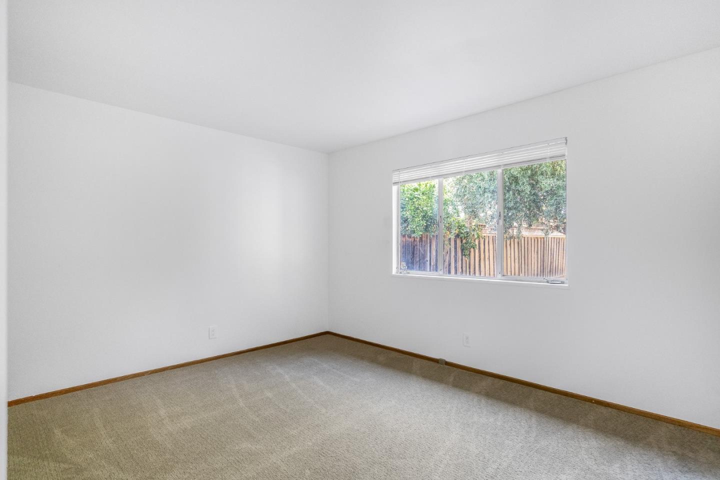5163 Elmwood DR