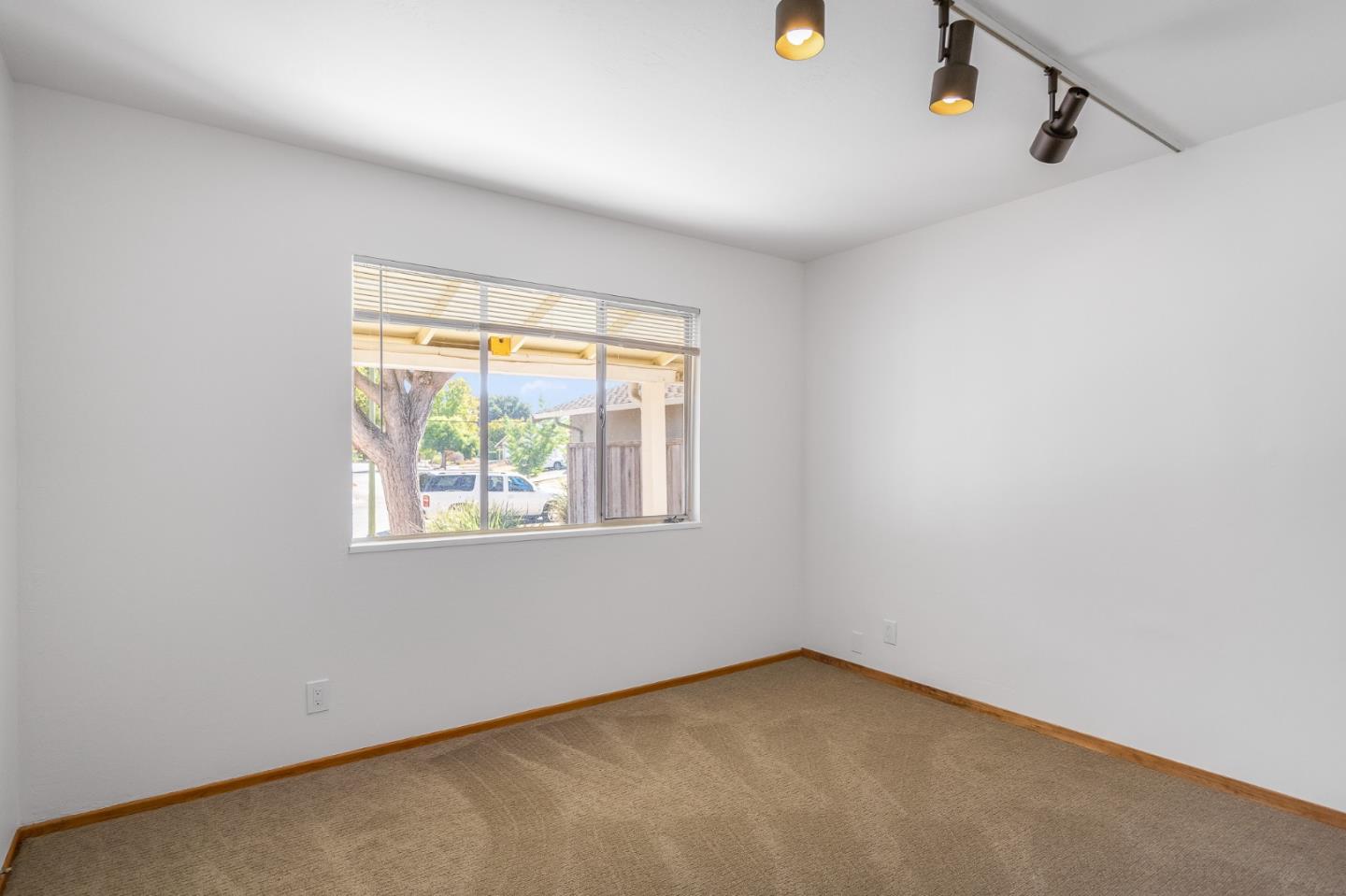 5163 Elmwood DR
