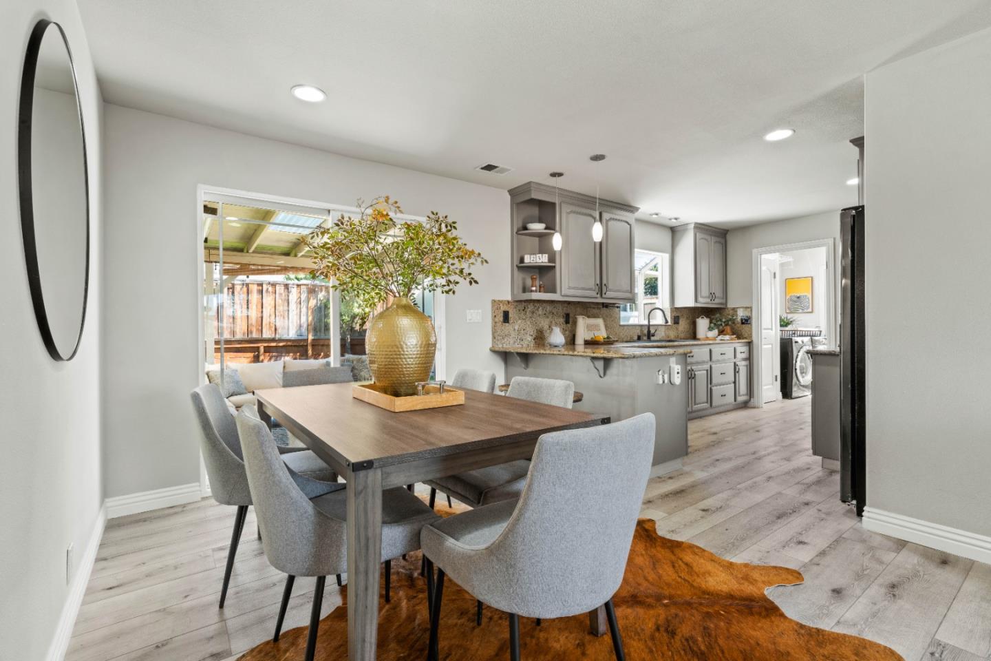 472 Camas AVE