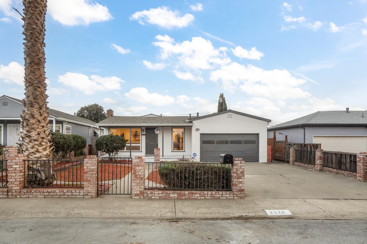 3320 Golf DR