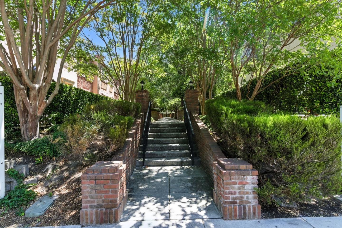 837 Georgetown Place