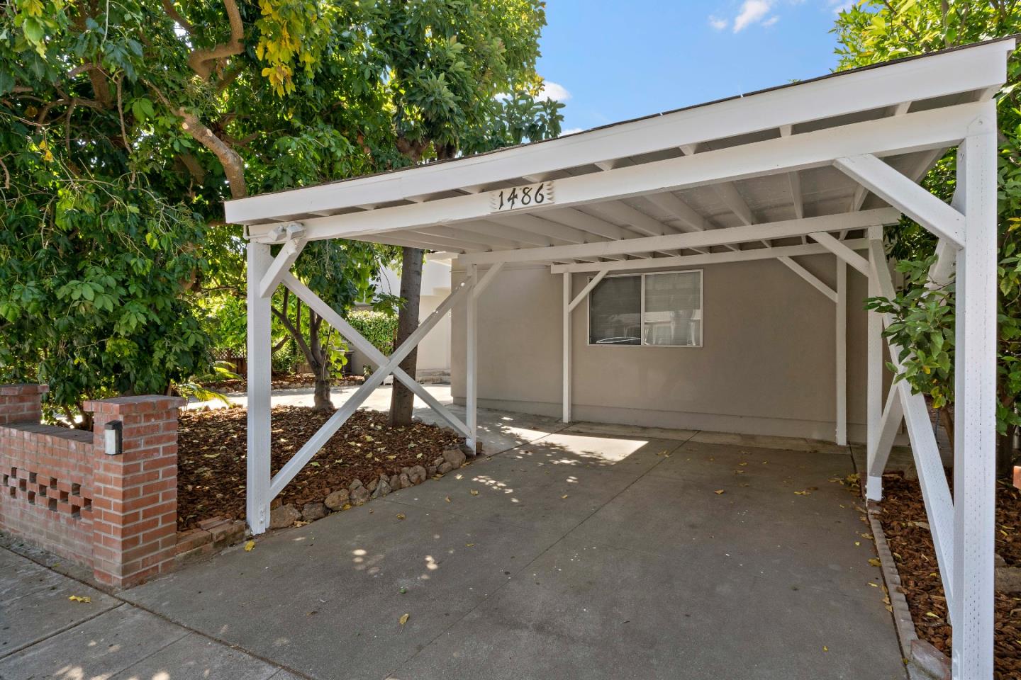 1486 Richards Avenue