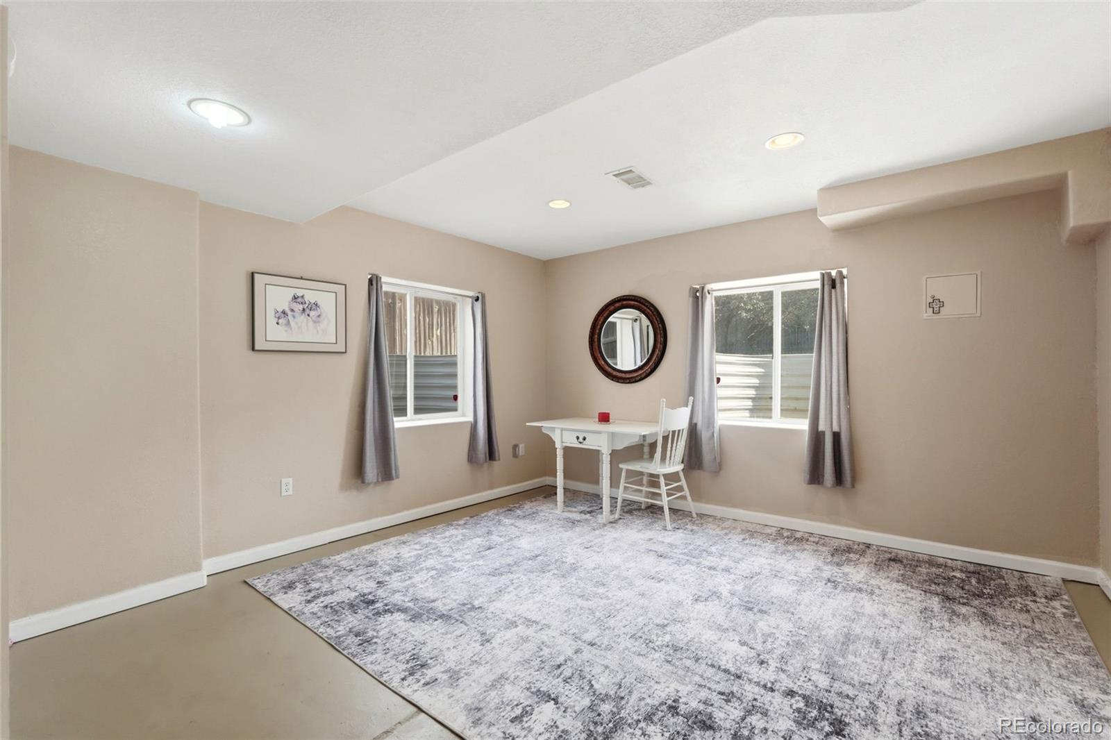 5086 Miriam Lane
