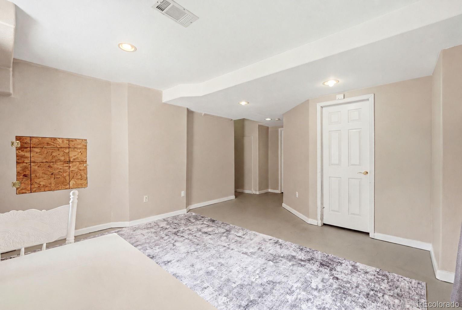 5086 Miriam Lane