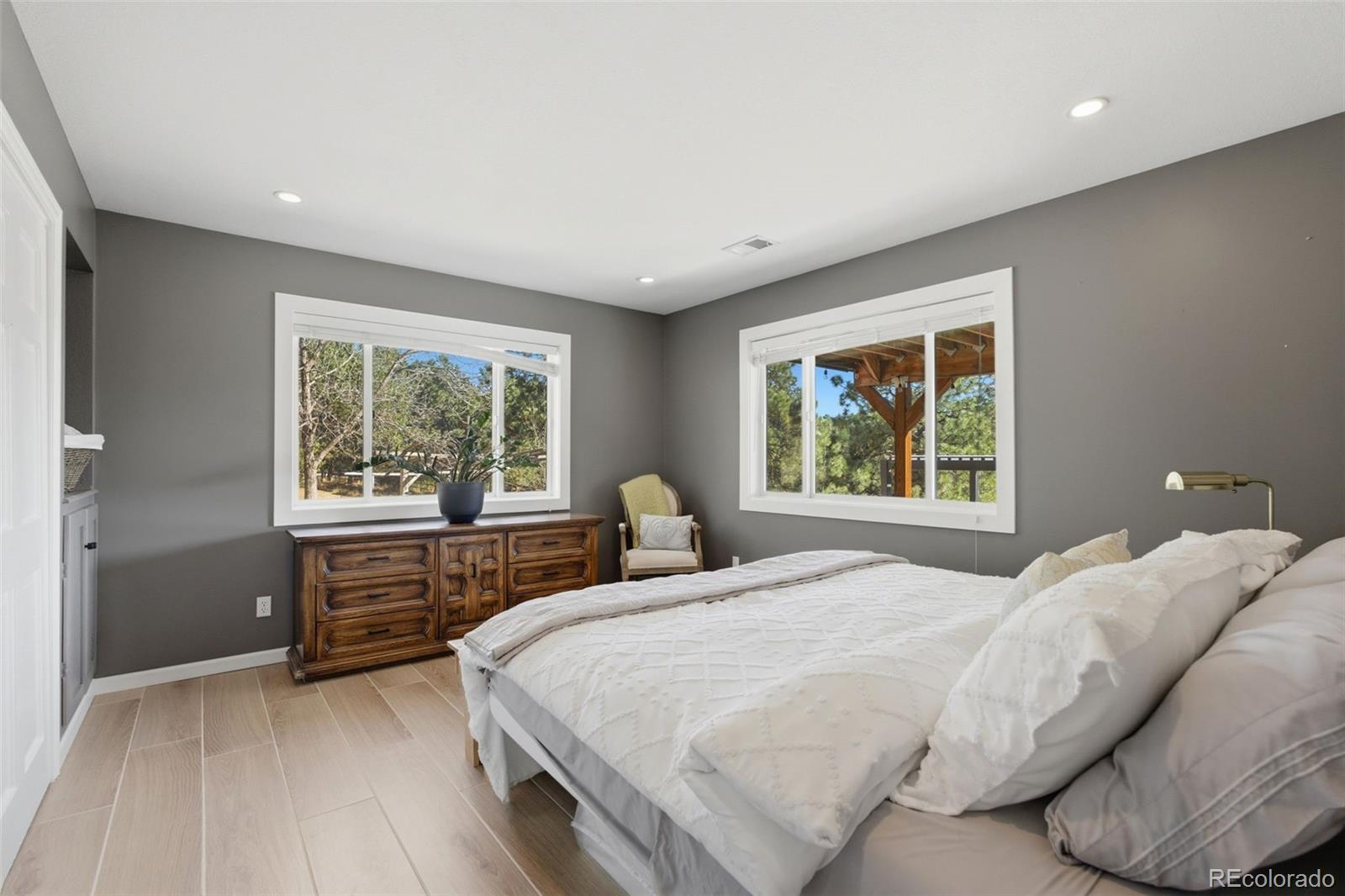 6387 Falling Leaf Circle