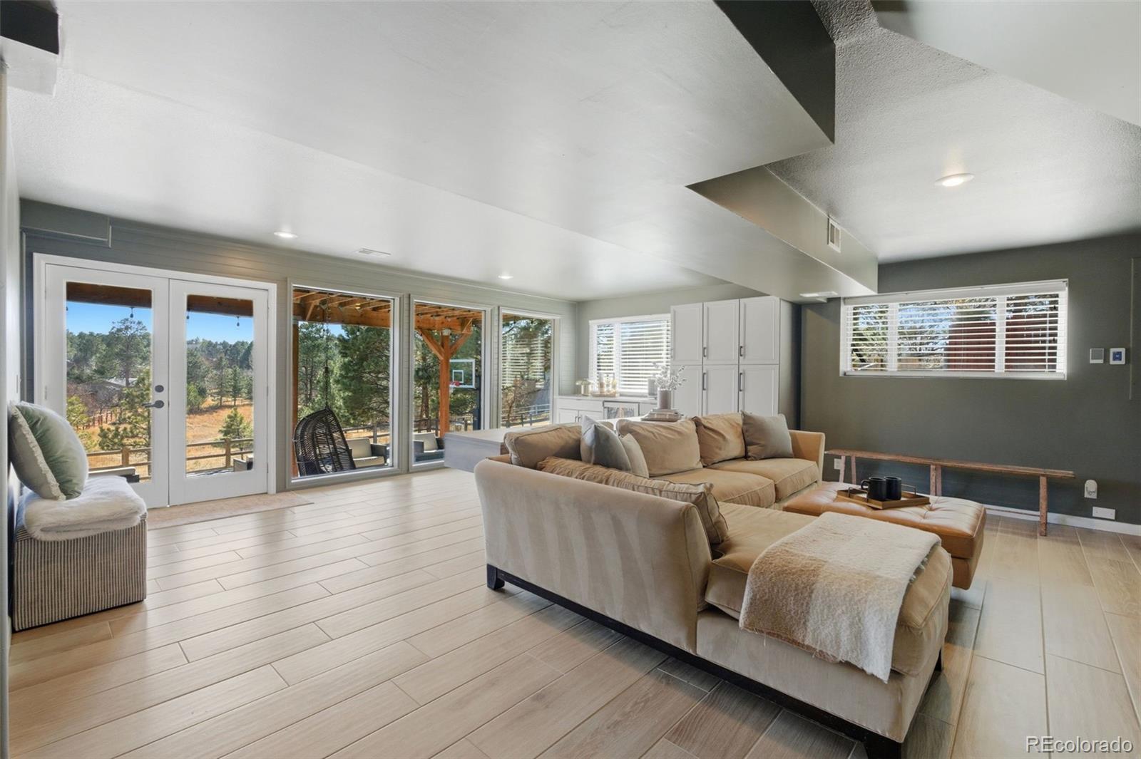 6387 Falling Leaf Circle