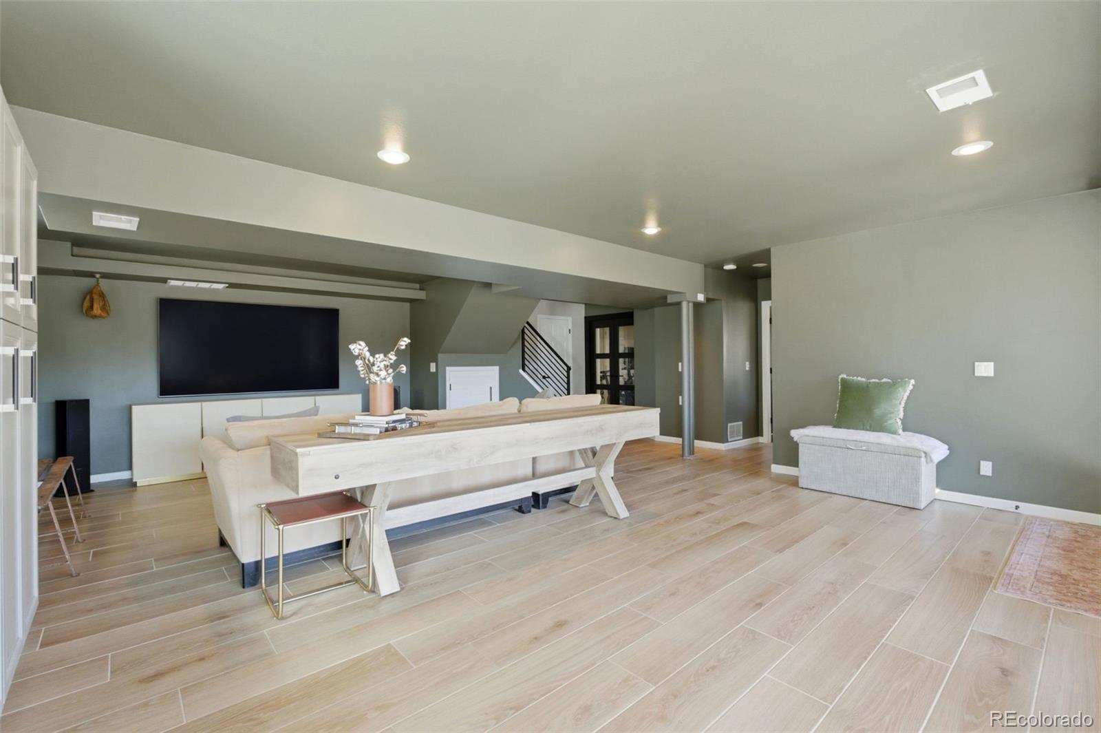 6387 Falling Leaf Circle