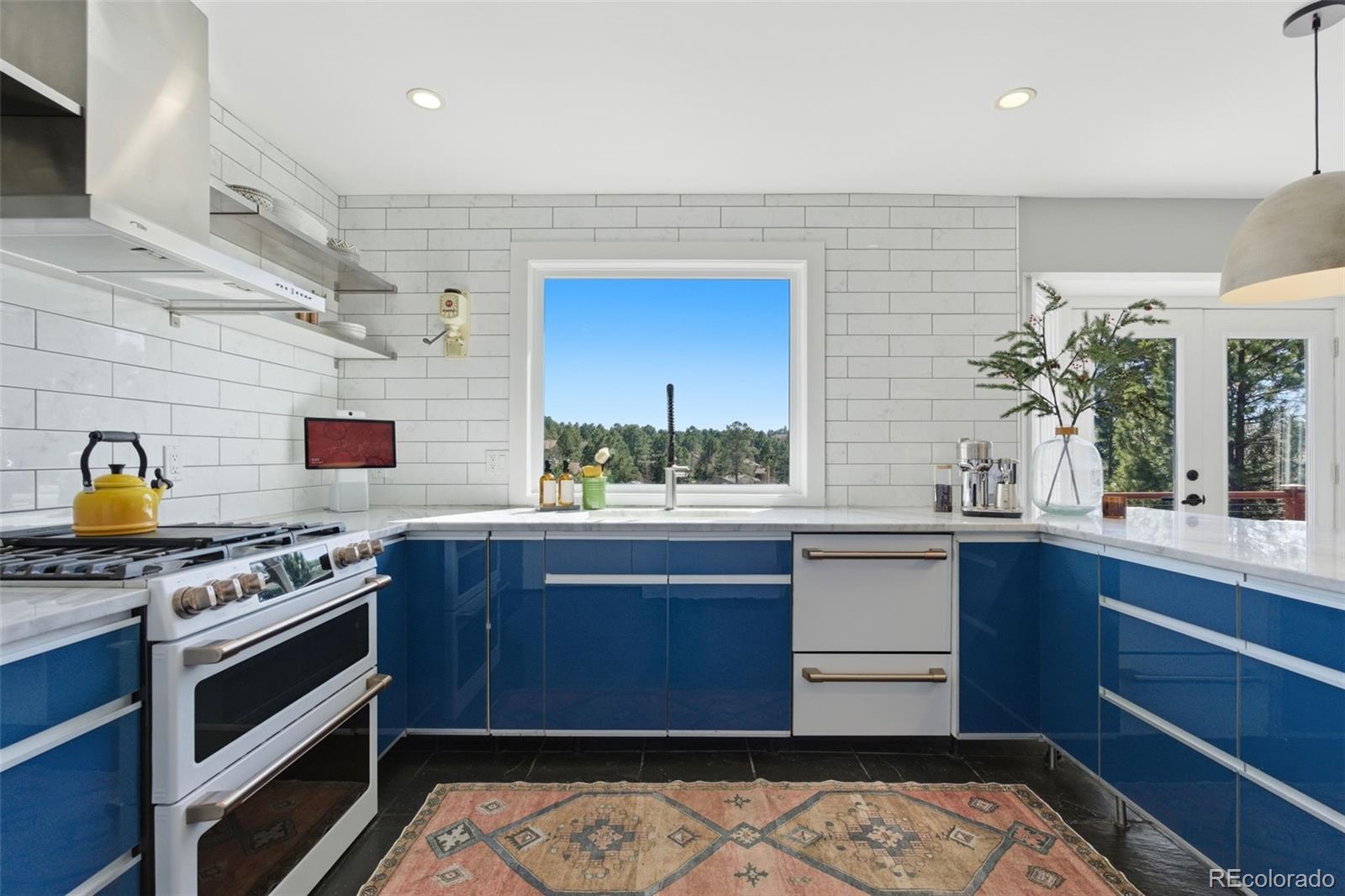 6387 Falling Leaf Circle