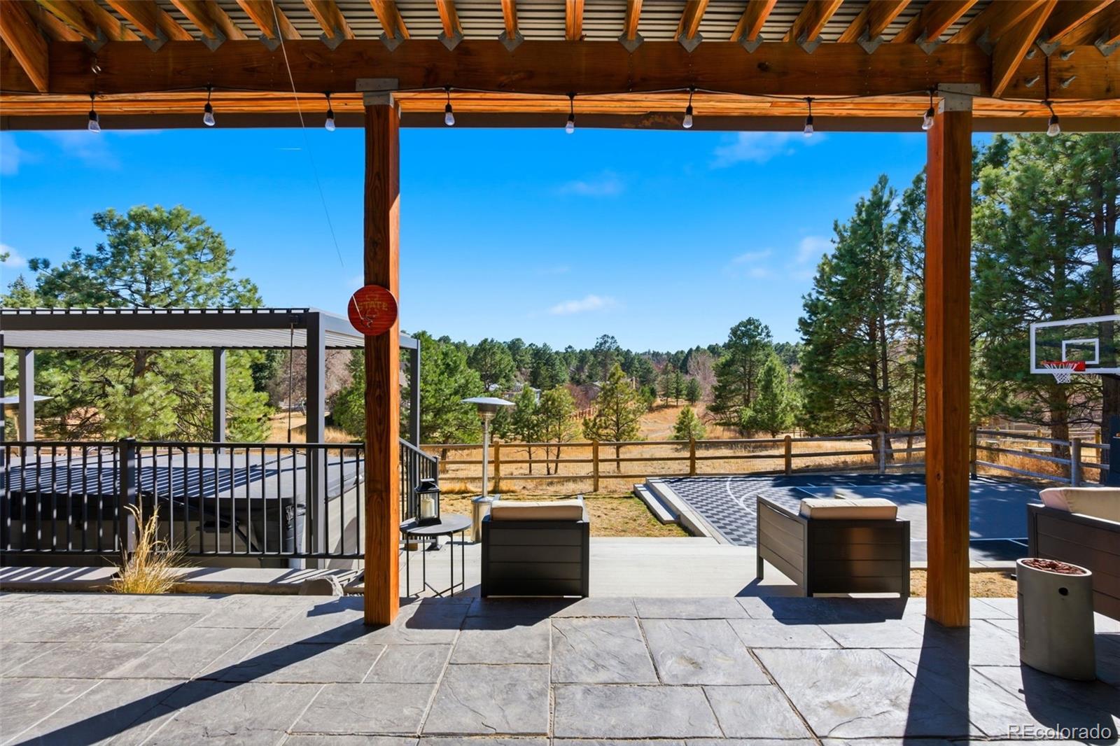 6387 Falling Leaf Circle