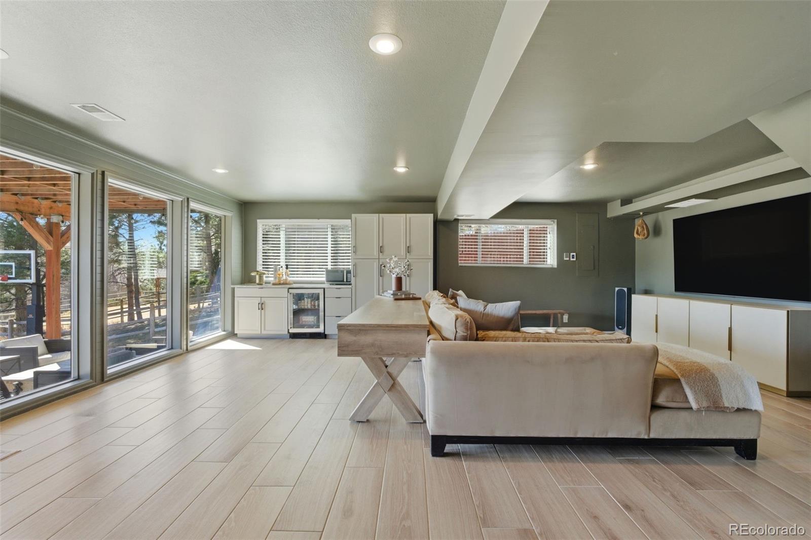 6387 Falling Leaf Circle