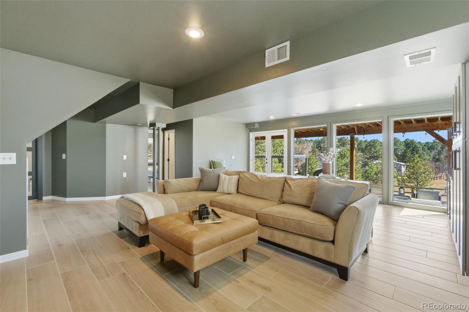 6387 Falling Leaf Circle