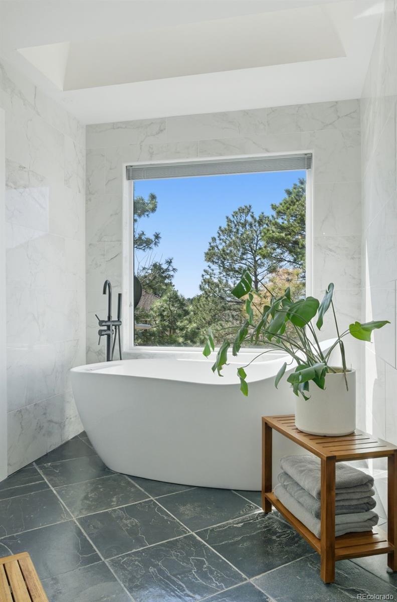 6387 Falling Leaf Circle