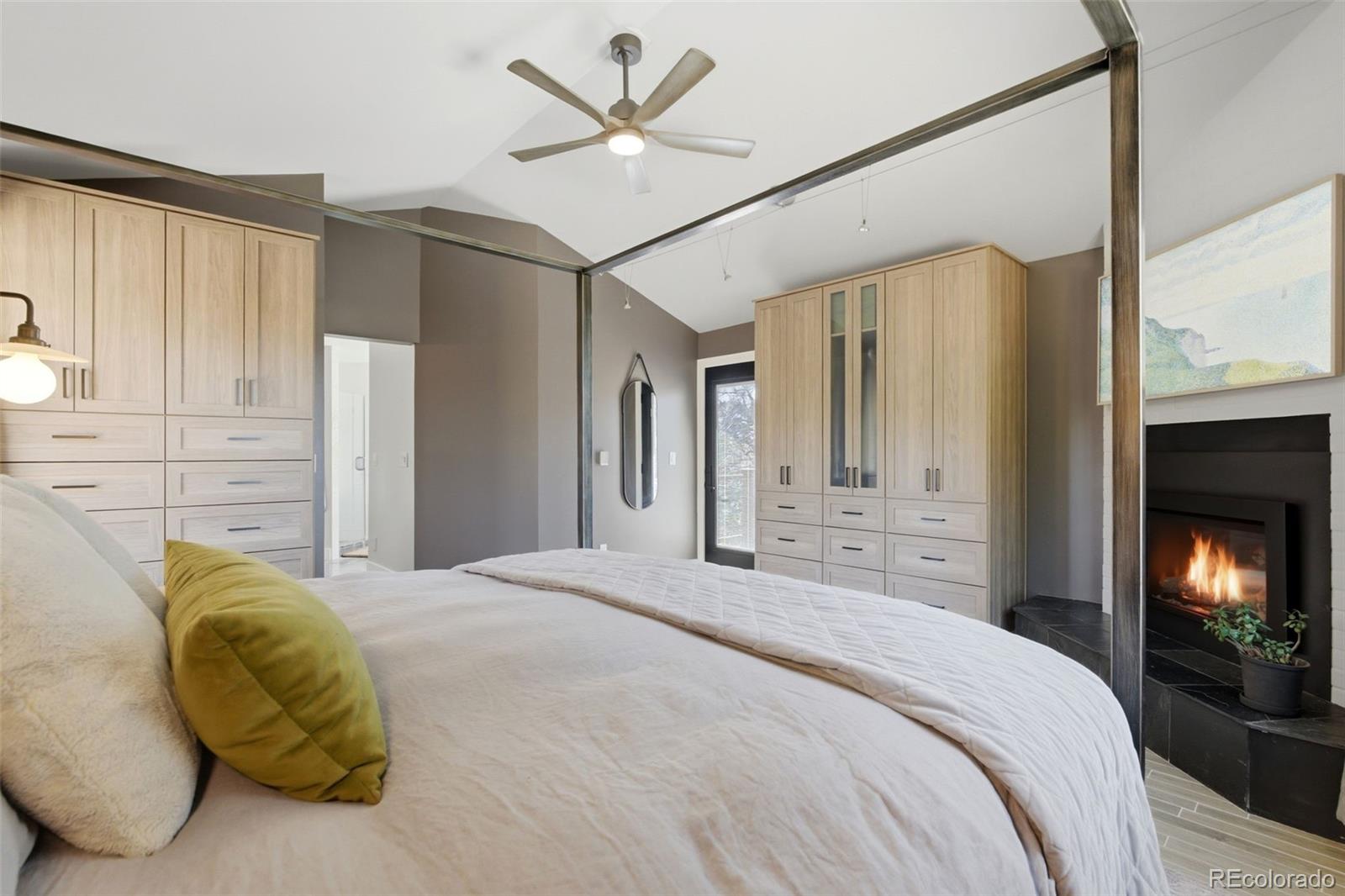 6387 Falling Leaf Circle