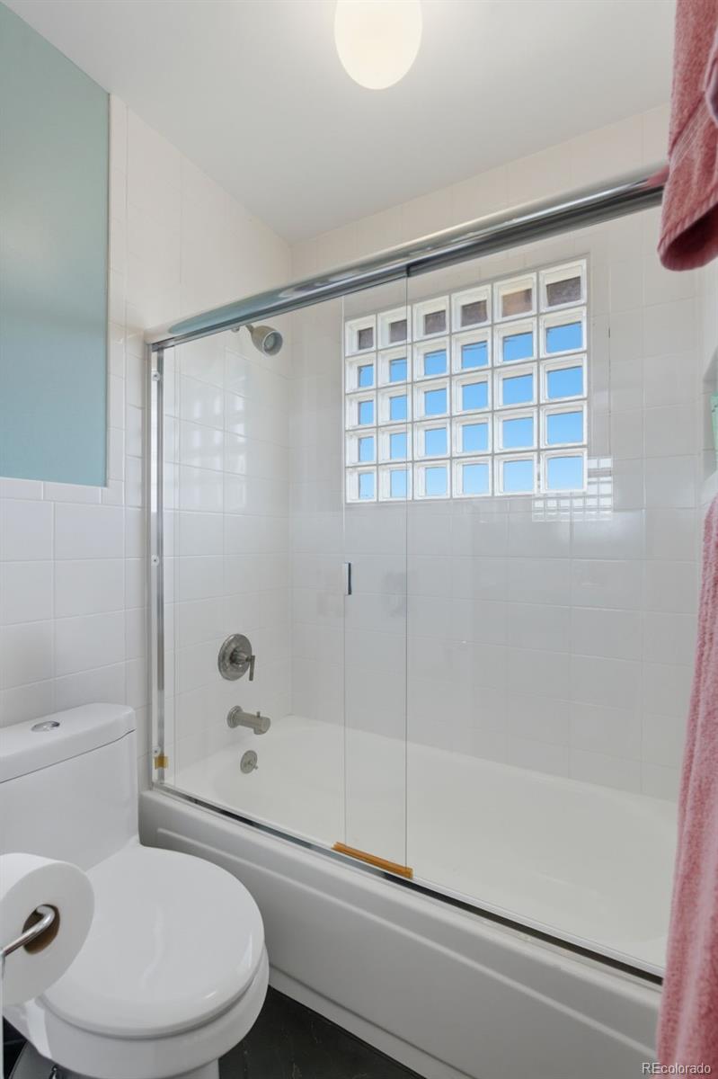 6387 Falling Leaf Circle