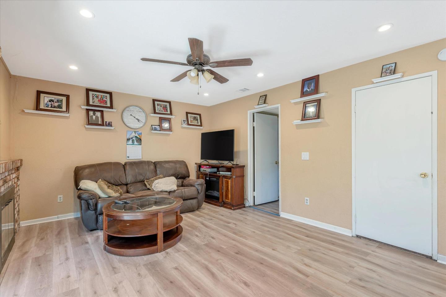 490 Lanfair Circle