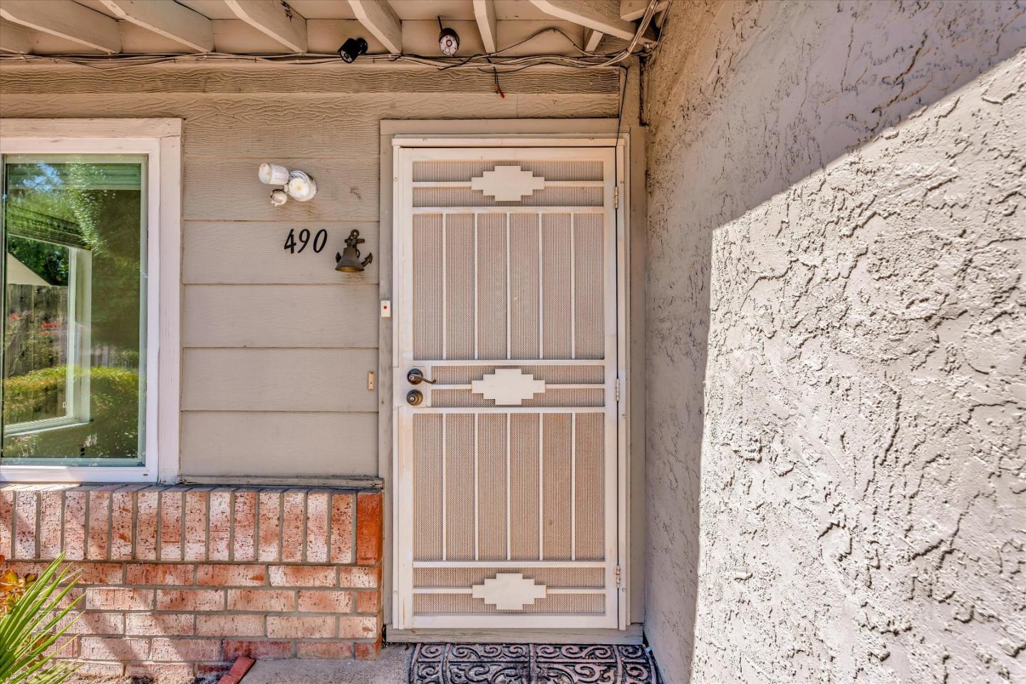 490 Lanfair Circle