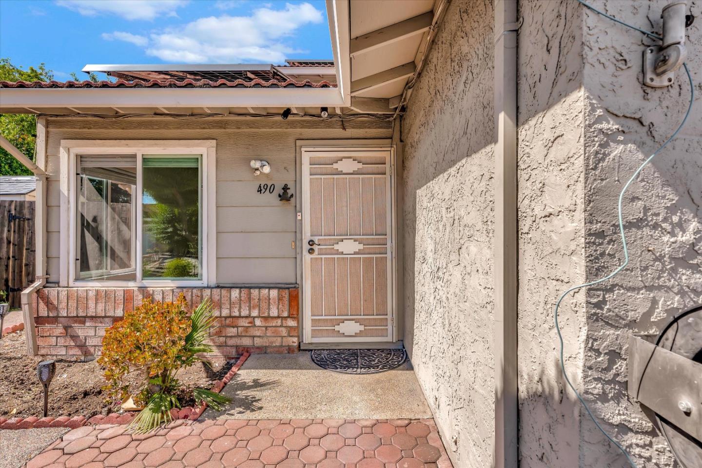 490 Lanfair Circle