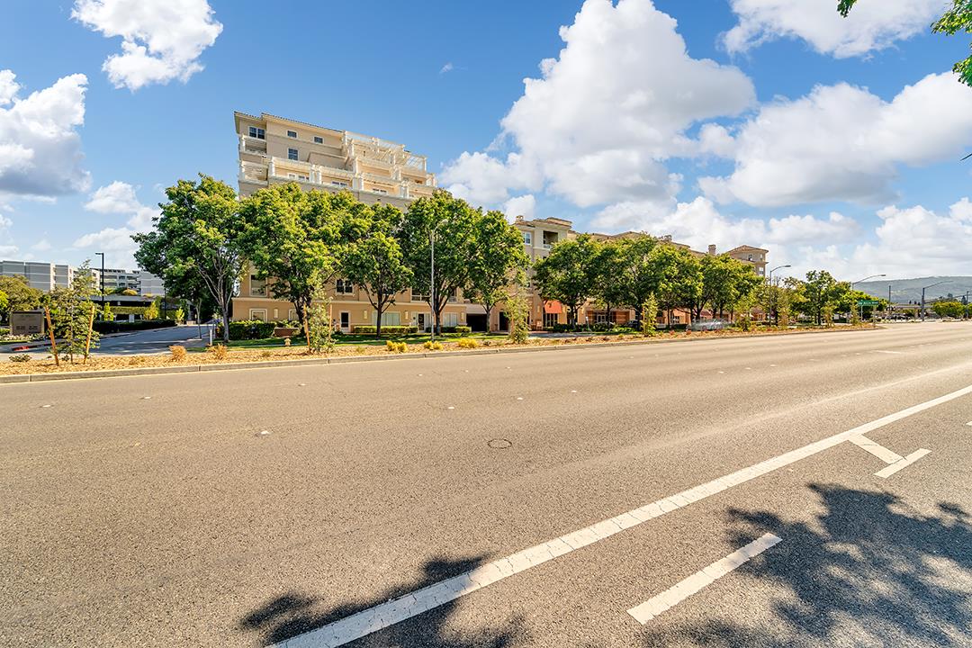 20488 Stevens Creek Boulevard Unit: 2213