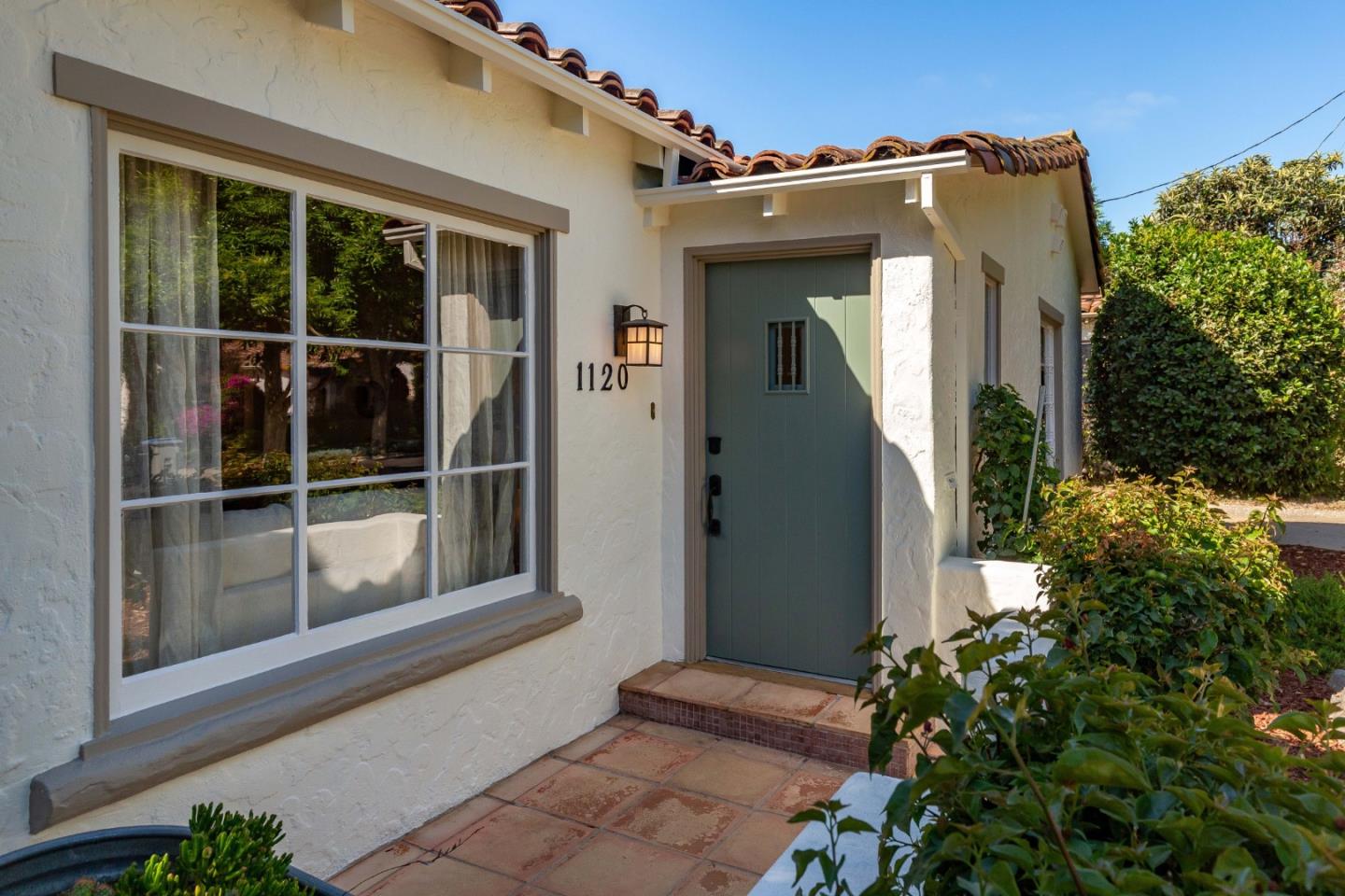 1120 Willow Glen Way