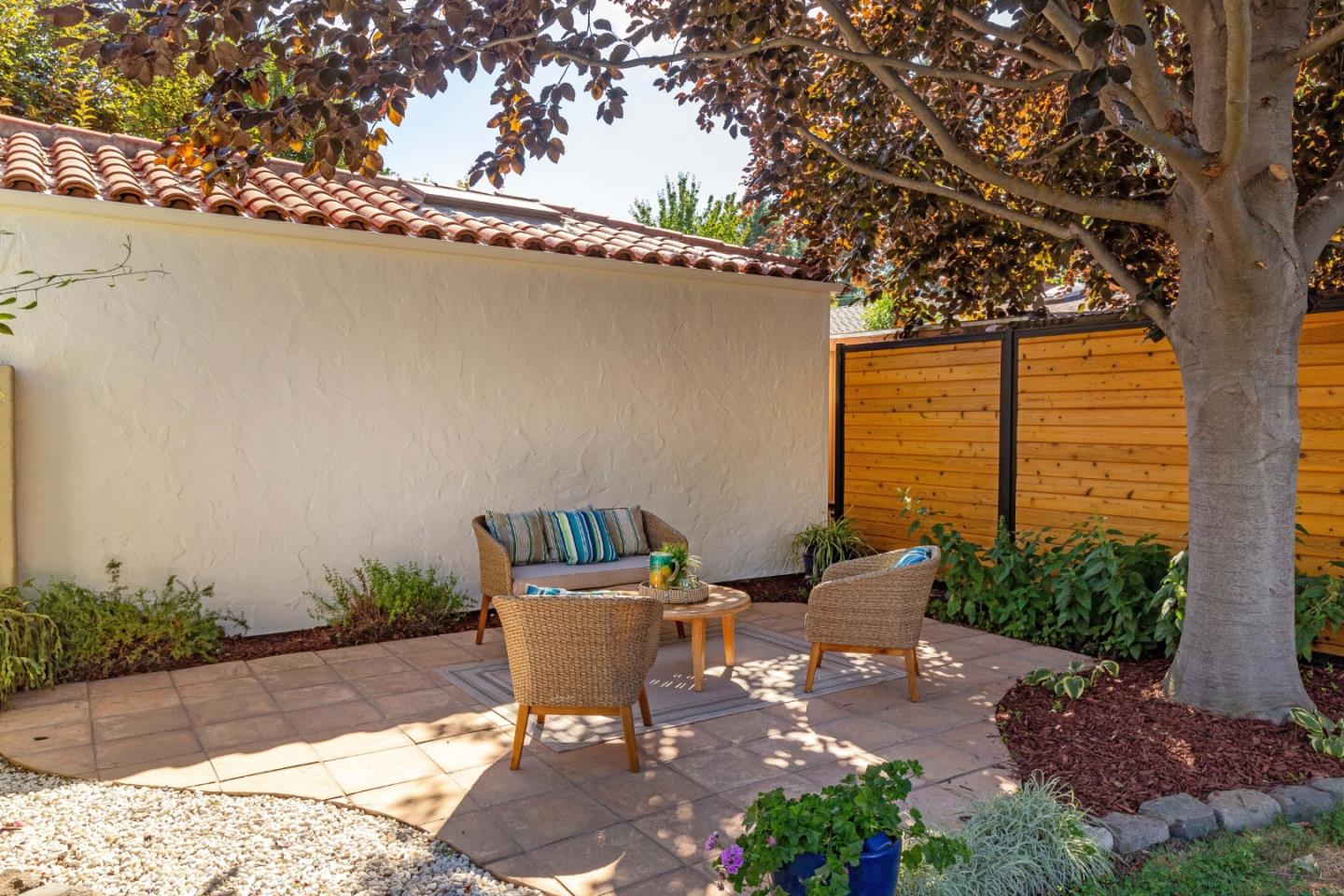 1120 Willow Glen Way