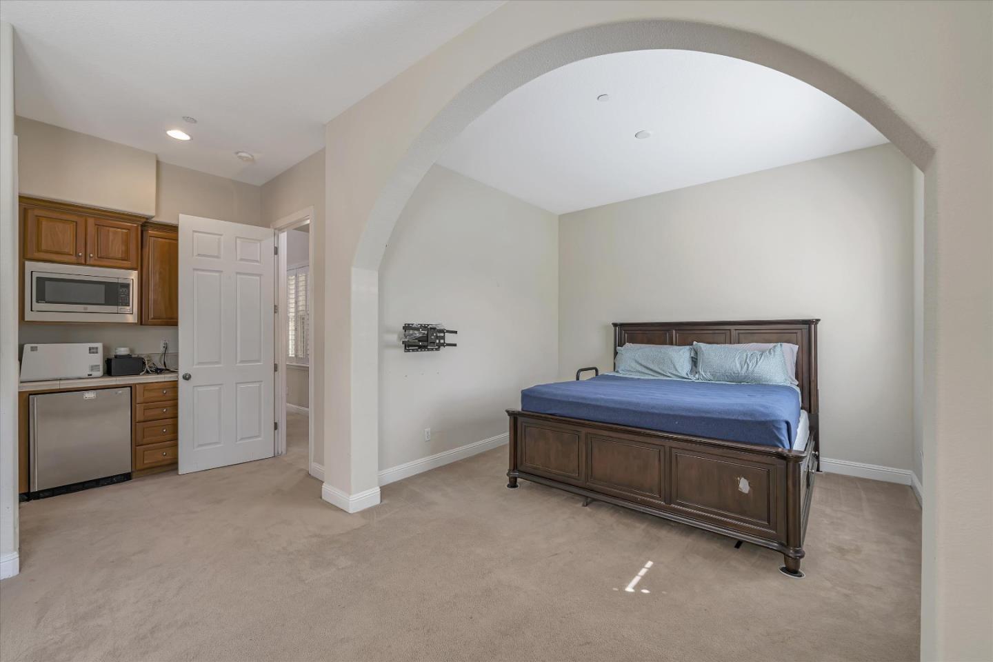 18680 Ventura Court