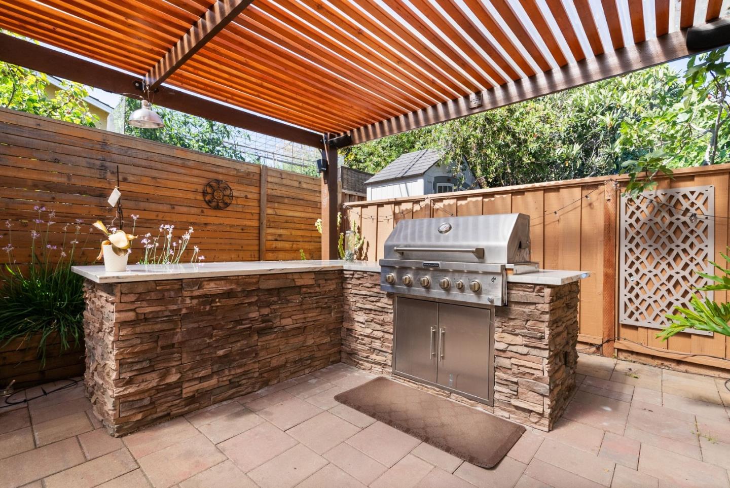 5980 Mayflower Court