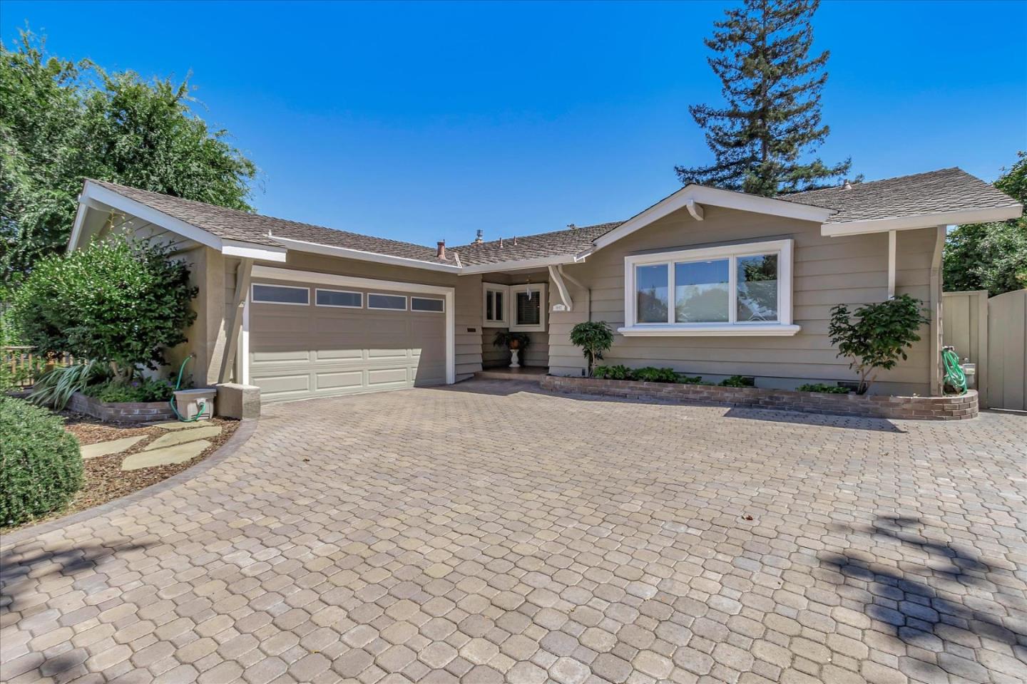 1692 Andalusia Way